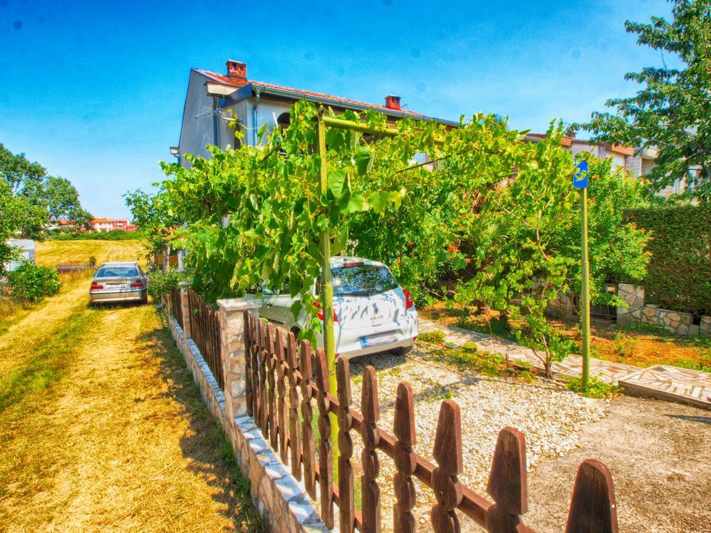 Apartments Zlatko 1397 Штиньян Экстерьер фото